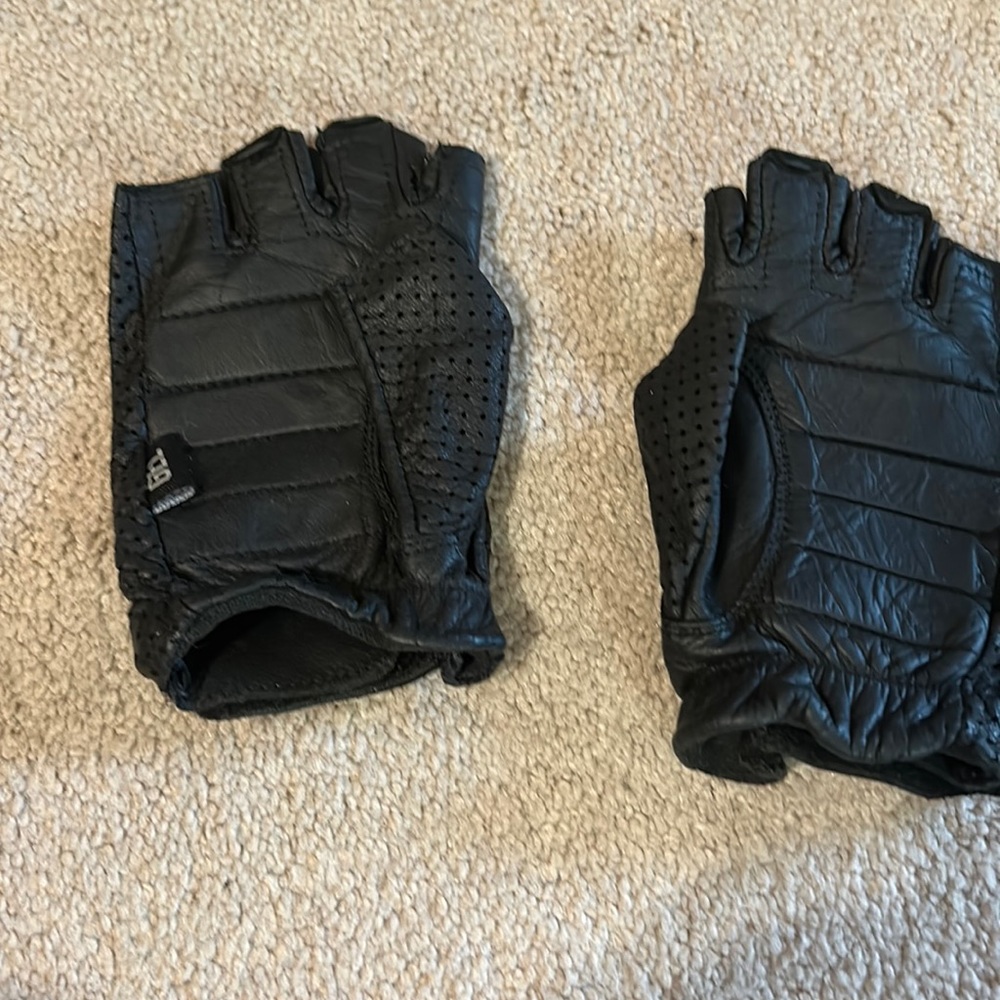 Riding gloves leather